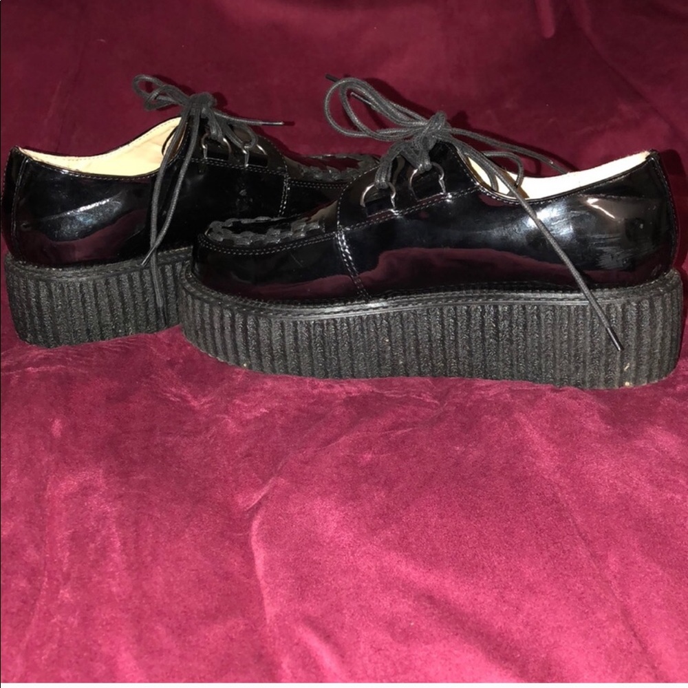 Patent leather platform shoes